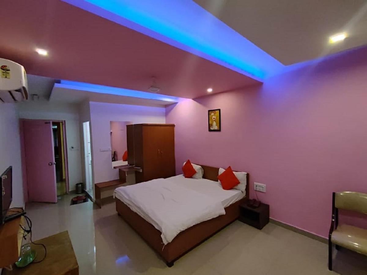 Hotel Krishna Pārdi Exterior foto